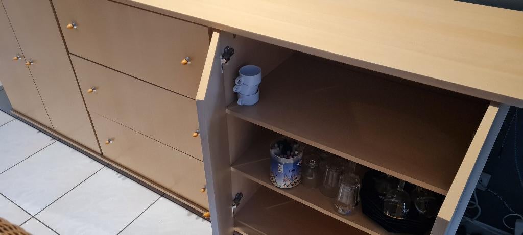 Kast living, Huis en Inrichting, Kasten | Dressoirs, Ophalen, Met deur(en), Lichte kleur, Zo goed als nieuw