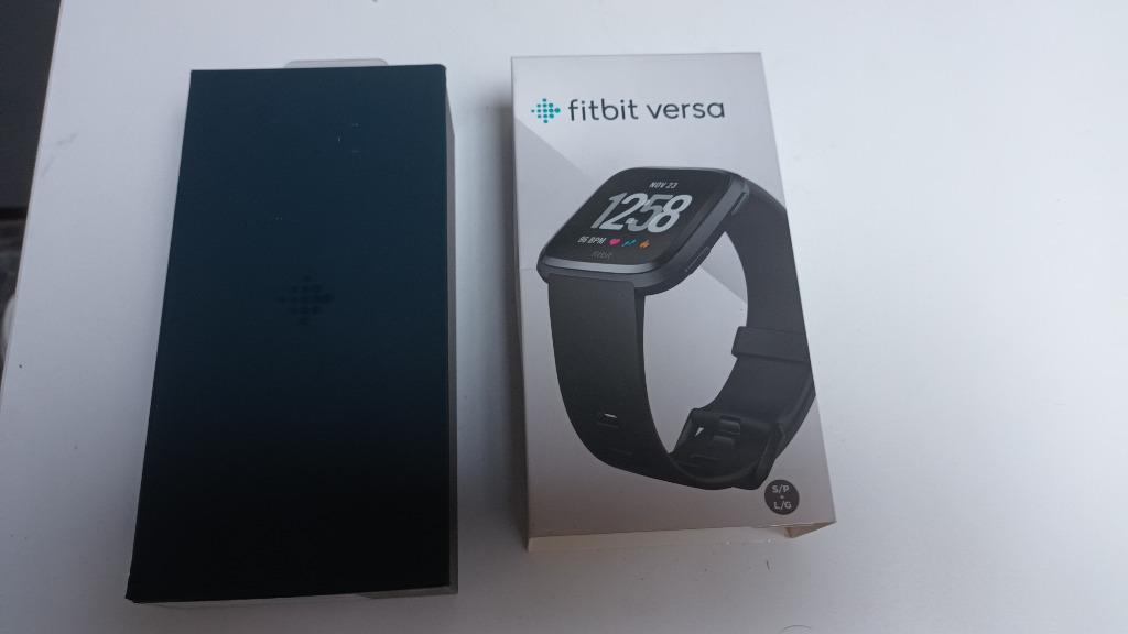 Montre connectée fitbit versa, Sport en Fitness, Hartslagmeters, Ophalen of Verzenden, Zo goed als nieuw