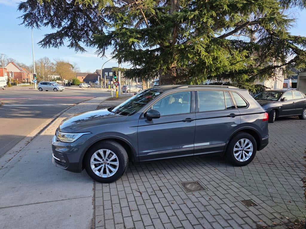 Volkswagen Tiguan 1.5TSI 2021 led koplampen Acc trekhaak, Auto's, Voorwielaandrijving, Stof, 4 cilinders, USB
