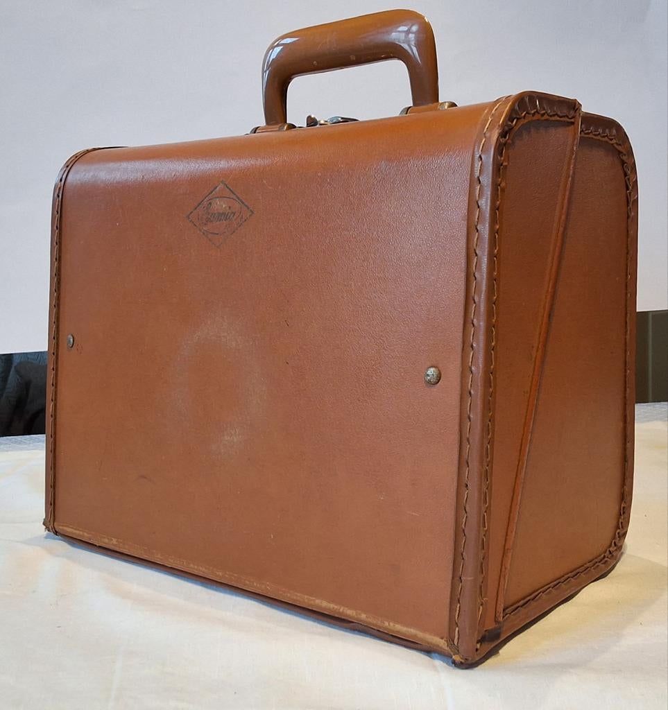 Eumig Wien filmprojector type P8, Ophalen