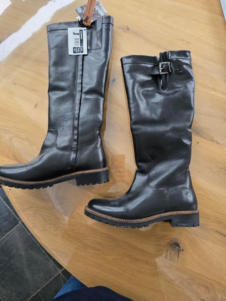 Nieuwe lederen laarzen maat 39.5 met schapenwol, Kleding | Dames, Schoenen, Ophalen, Hoge laarzen, Travelin, Zwart
