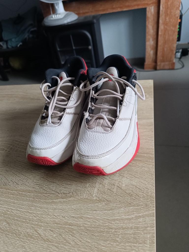 Wit/rood/zwart Nike Air Jordan max, Ophalen, Wit, Nike, Zo goed als nieuw