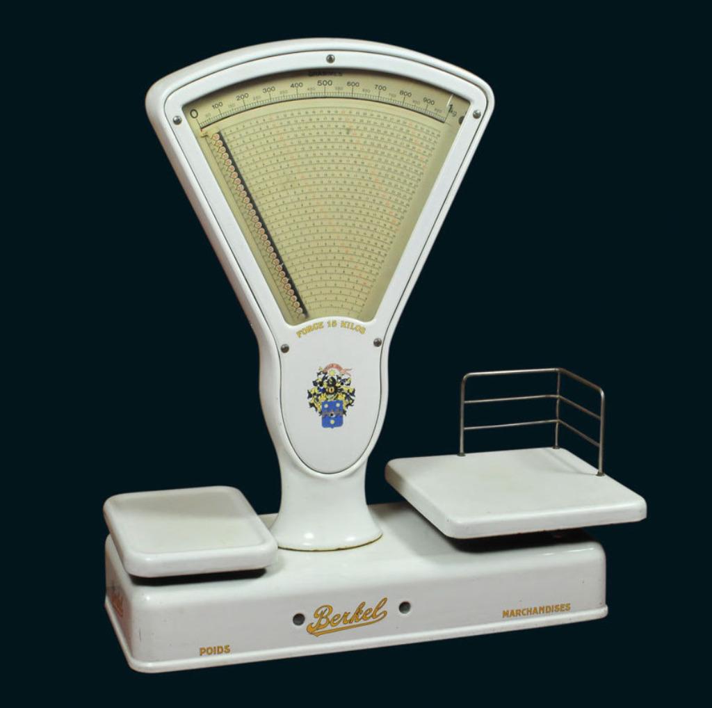 Ancienne balance BERKEL toute émaillée - EB - n 79.399, Antiquités & Art, Antiquités | Outils & Instruments, Enlèvement ou Envoi