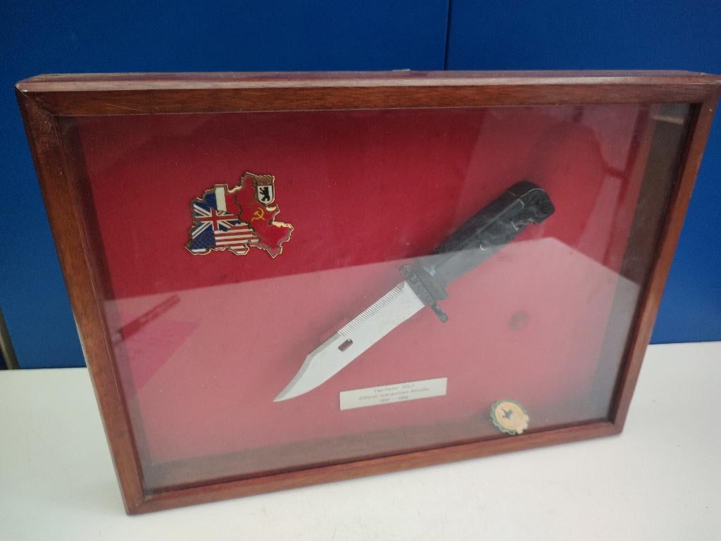 Kader souvenier DDR, Verzenden