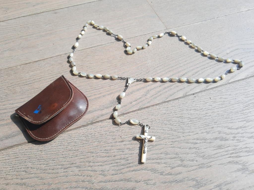 Paternoster parelmoer in lederen etuitje, Enlèvement ou Envoi, Comme neuf