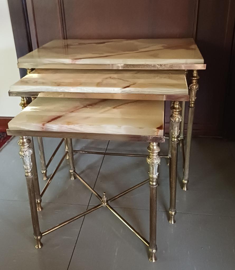 Hollywood regency nesttafeltjes, Ophalen