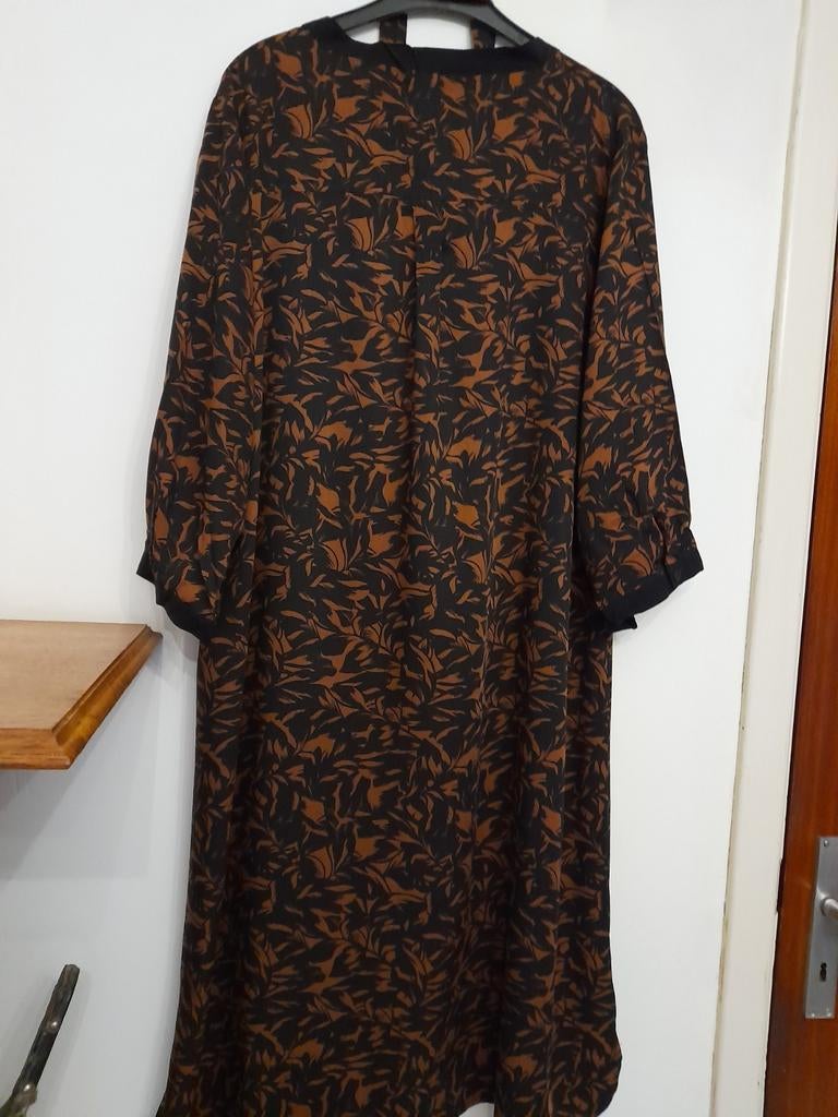 Robe droite noire et chamarrée brun T48, Vêtements | Femmes, Bel et Bo VIVELLA., Comme neuf, Noir, Robe