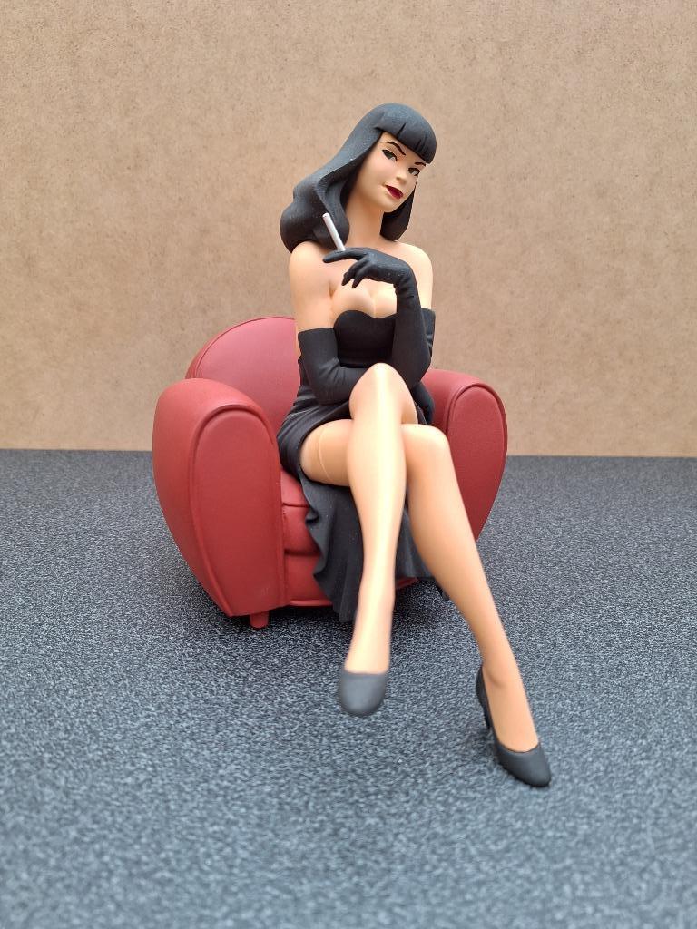 Figurine Pin up Berthet, Enlèvement, Utilisé