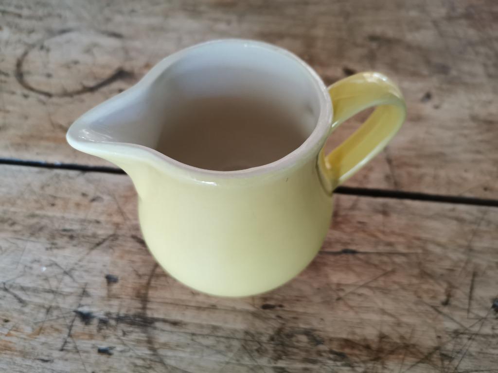 Vintage melkkan Boch Frères La Louvière pastel geel., Antiek en Kunst, Ophalen of Verzenden