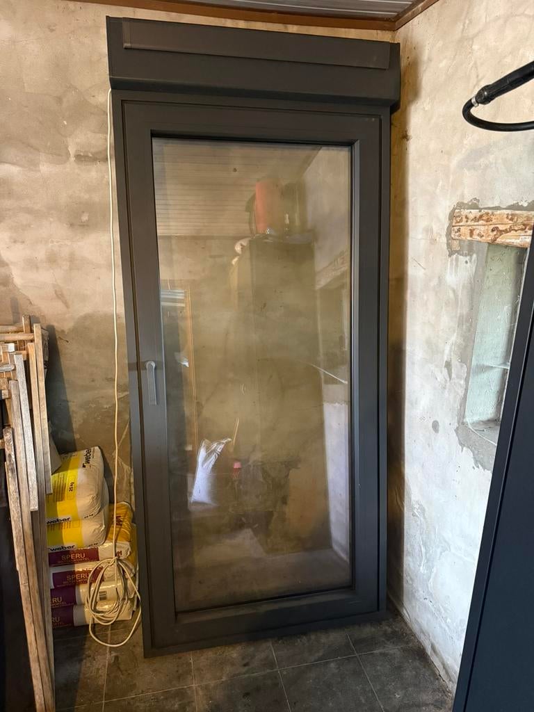 Aluminium raam met zonnewering 120 x 93 zwart, Doe-het-zelf en Bouw, Raamkozijn, Aluminium, Zo goed als nieuw, 150 tot 225 cm