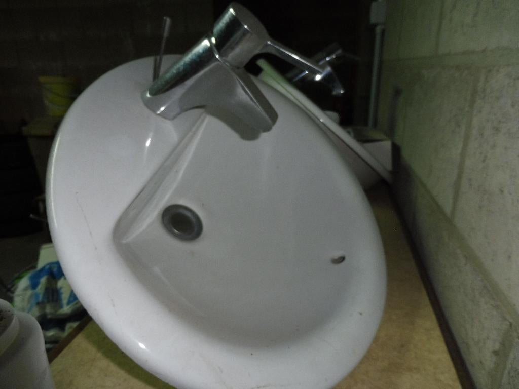 Deux lavabos  50€, Bricolage & Construction, Enlèvement, Comme neuf, Inox, Lavabo