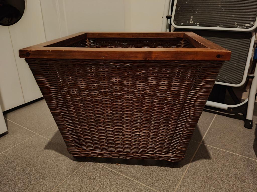 Mooie rieten plantenbak, Enlèvement, Comme neuf