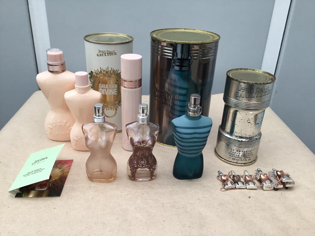 Lot Jean Paul Gaultier lege parfum flessen Le bracelet, Verzamelen, Ophalen of Verzenden, Gebruikt, Parfumfles