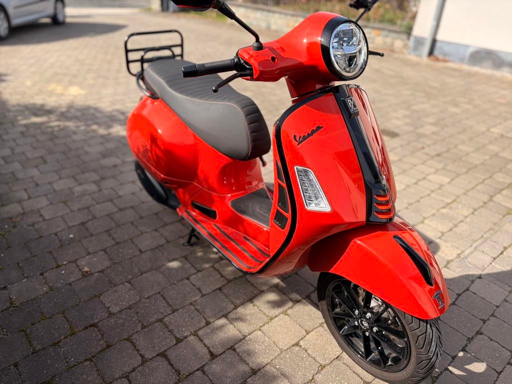Vespa GTS SuperSport 08/2024 4.000 km, Ophalen, Zo goed als nieuw