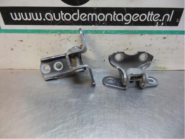 Charnière porte avant droite d'un Toyota Rav-4 (RAV-4 19-), -, Utilisé, -, -