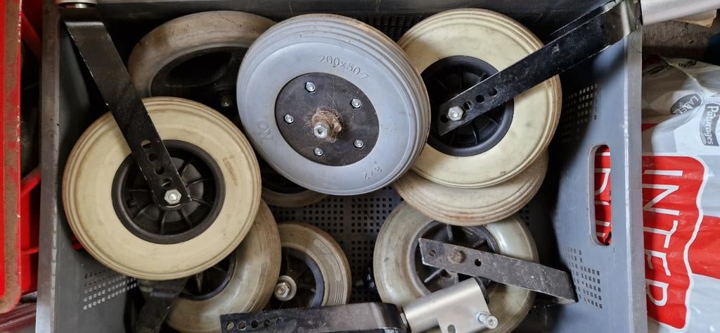 Set reservewielen voor rolstoel/mobiliteit, Diversen, Rolstoelen, Ophalen