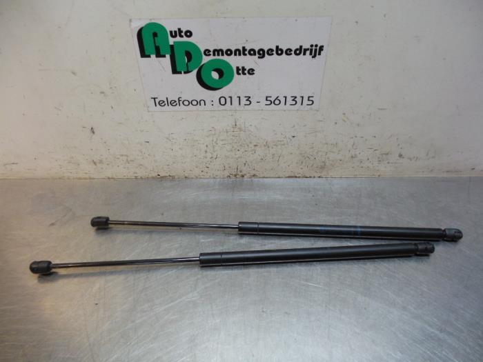 Kit amortisseur gaz hayon d'un Renault Scenic (Scenic 99-), Autos : Pièces & Accessoires, Renault, -, Utilisé, -