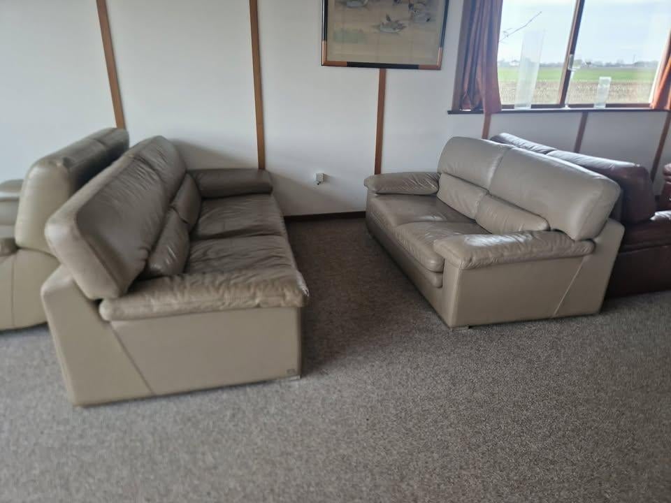 TAUPE BUFFELLEDEREN SALON 3 EN 2 ZIT, Ophalen, Gebruikt, Leer