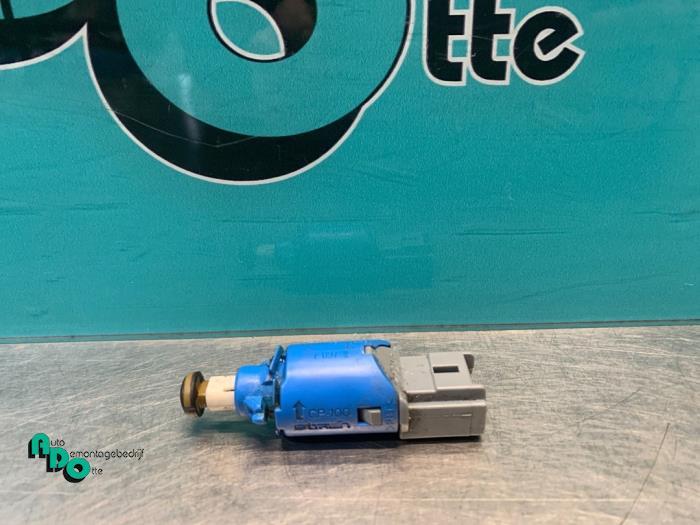 Interrupteur embrayage d'un Renault Kangoo (Kangoo 2 08-), Autos : Pièces & Accessoires, Transmission & Accessoires, Renault, Utilisé