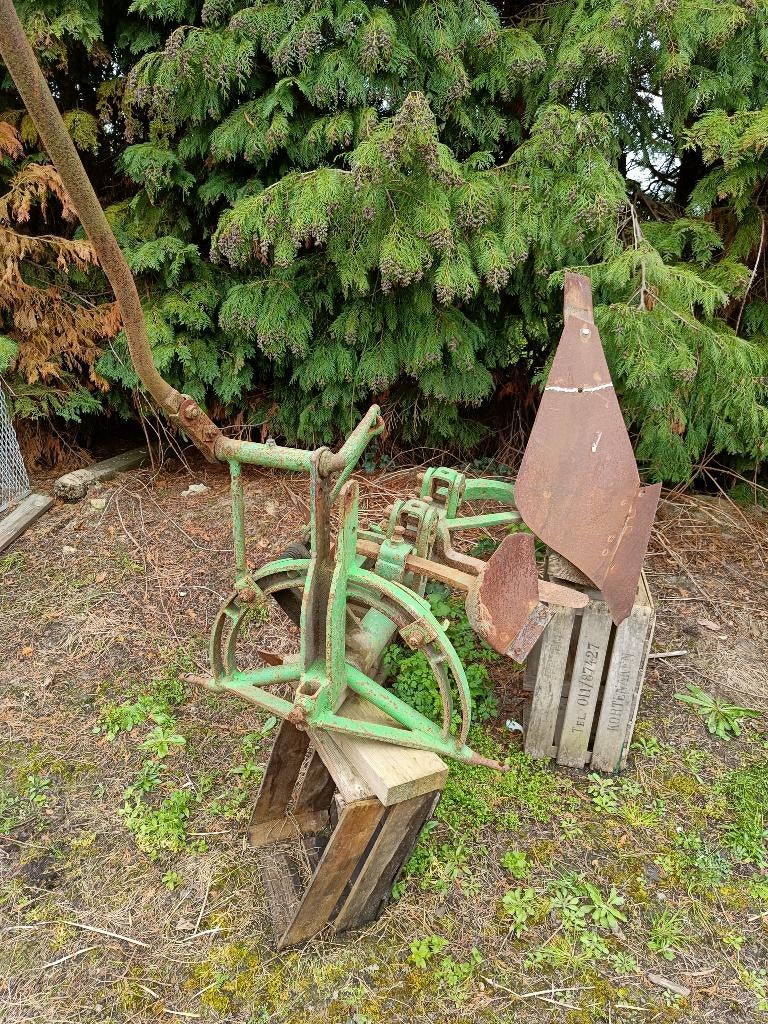 Oude tractorploeg – ideaal voor restauratie of gebruik, Zakelijke goederen, Landbouw | Werktuigen, Ophalen, Akkerbouw, Grondbewerking