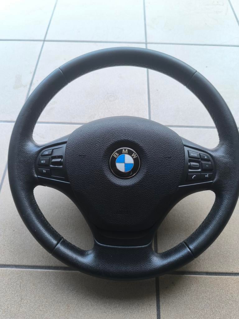 Volant bmw série 1 f20, Autos : Pièces & Accessoires, Commande, Enlèvement ou Envoi