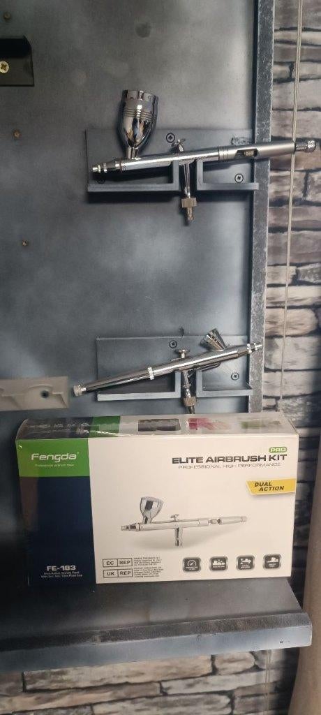 Airbrush pistolen en materiaal, Hobby & Loisirs créatifs, Peinture, Enlèvement, Comme neuf, Aérographe et Accessoires