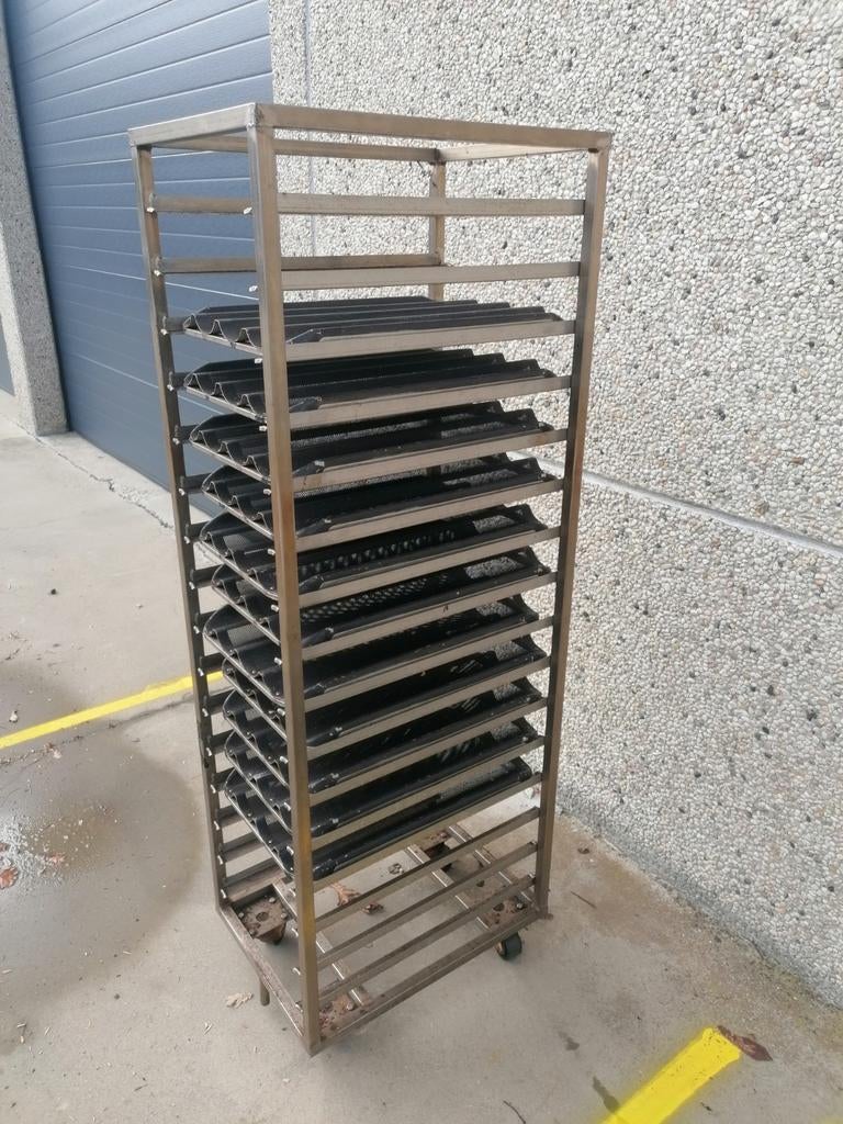 Regaalwagen in inox met 12 stokbrood platen, Ophalen