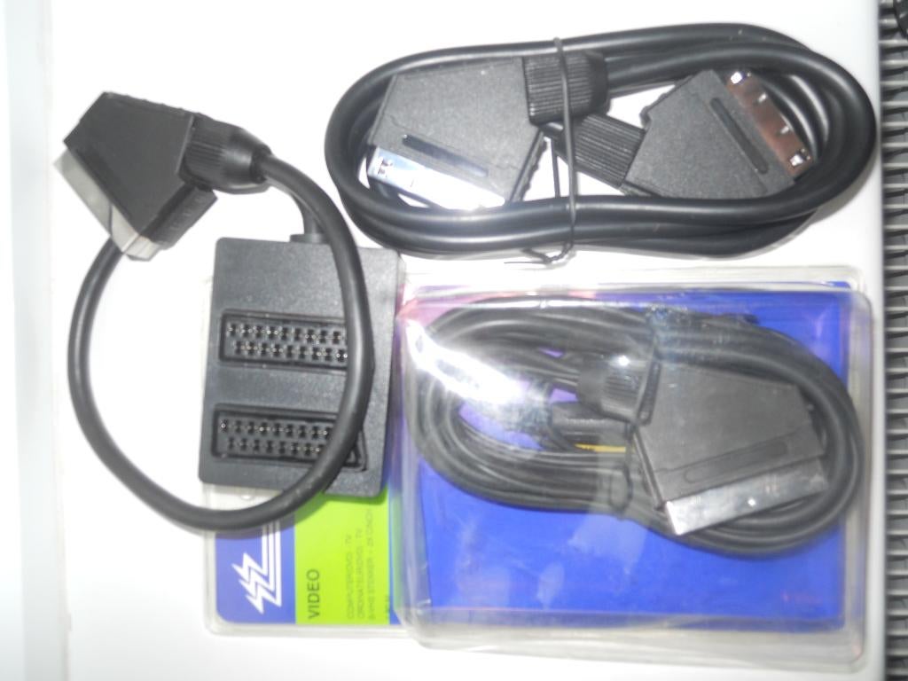 Lot de câbles Schart, TV, Hi-fi & Vidéo, Enlèvement, Neuf, Moins de 2 mètres, Câble péritel