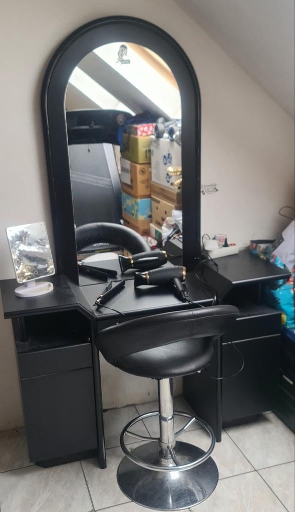 Coiffeuse avec miroir et siège, Maison & Meubles, Tables | Coiffeuses, Enlèvement