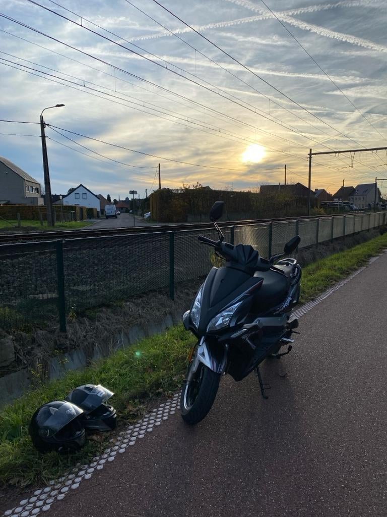 “Sport brommer 4T injectie”
️ “loopt perfect!, Fietsen en Brommers, Ophalen, Overige modellen, Klasse A (25 km/u), Zo goed als nieuw