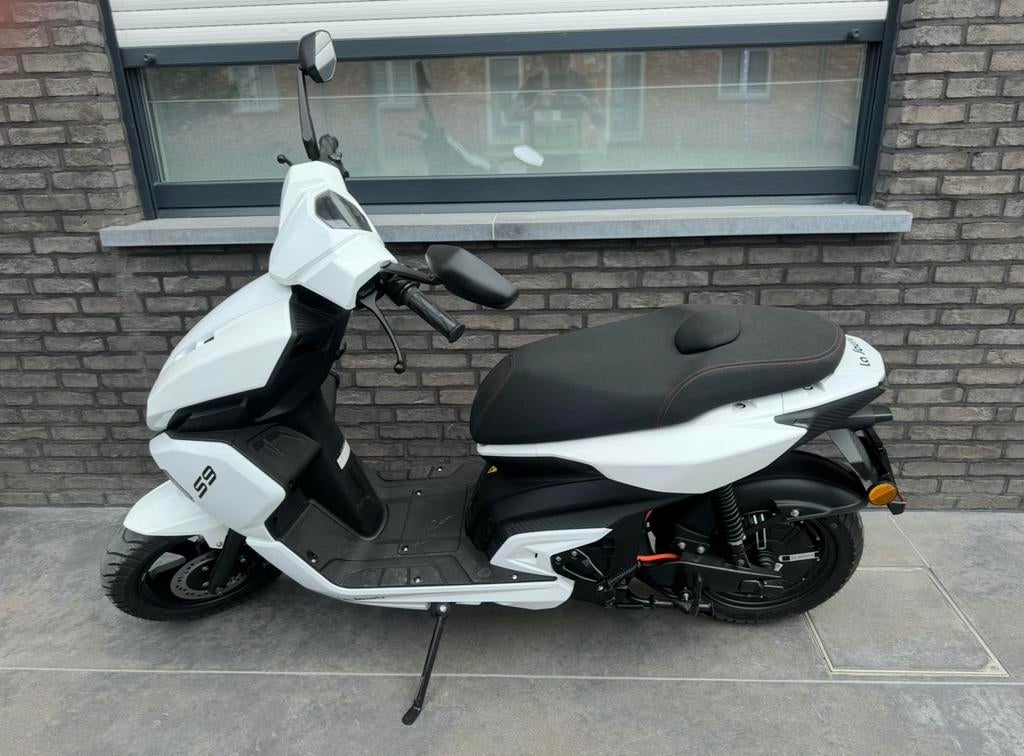 Elektrische Scooter La Souris (Nieuwprijs 3675,90€) zie fact, Motoren, Scooter, Particulier, 11 kW of minder, 50 cc