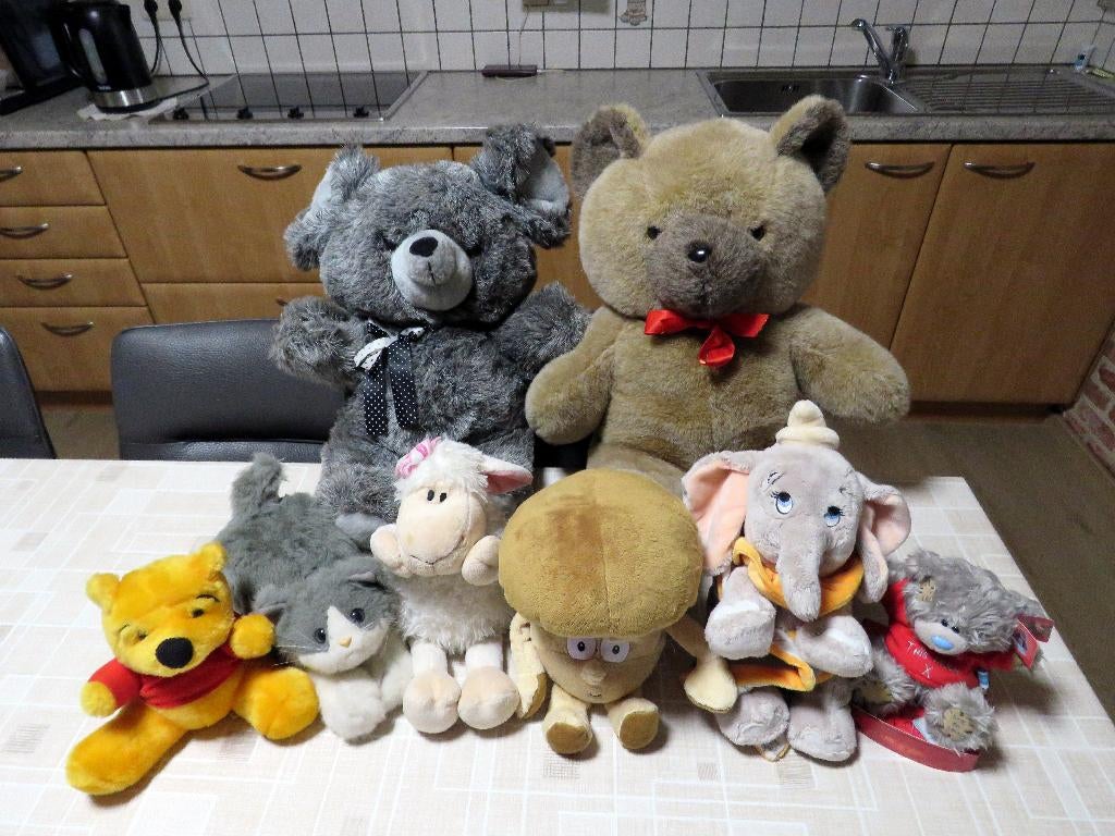 Winnie de Poeh, Dumbo en andere knuffels, Kinderen en Baby's, Speelgoed | Knuffels en Pluche, Ophalen of Verzenden, Zo goed als nieuw