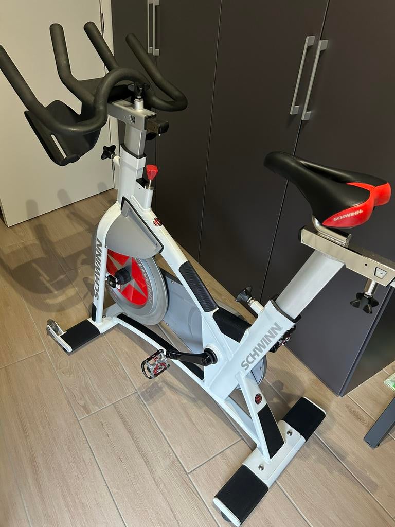 Spinningfiets, Sport en Fitness, Fitnessapparatuur, Ophalen, Gebruikt, Overige materialen, Spinningfiets