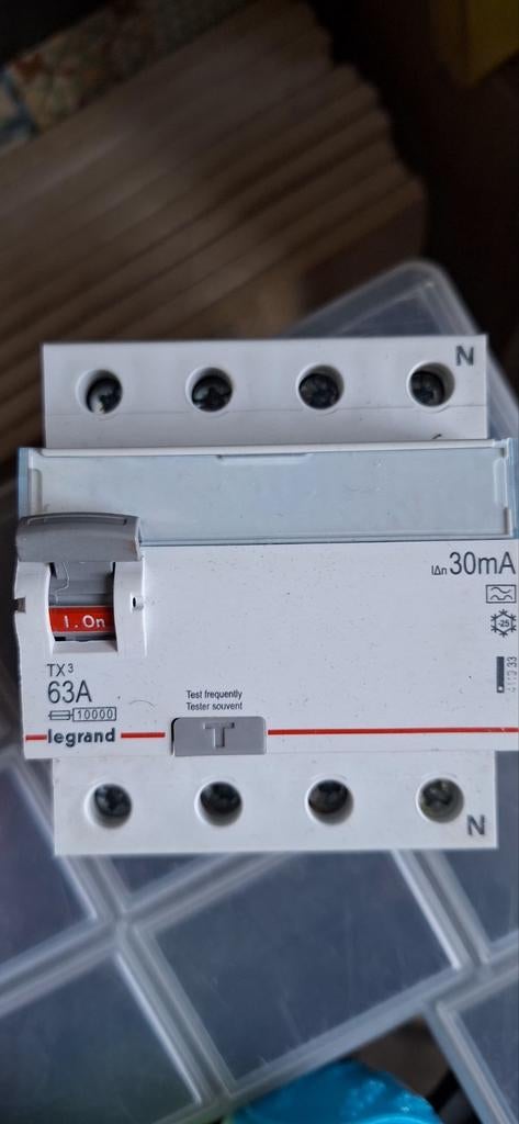 Interrupteur différentiel type A tétrapolaire 4P/63A - 30mA, Bricolage & Construction, Électricité & Câbles, Enlèvement ou Envoi