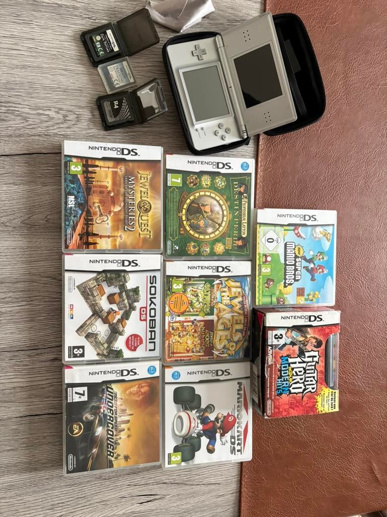 Lot ds+jeux, Consoles de jeu & Jeux vidéo, Consoles de jeu | Nintendo DS, Enlèvement ou Envoi, Comme neuf