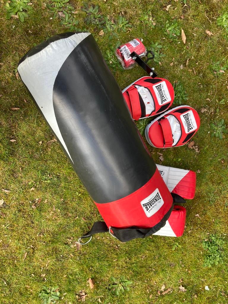 bokszak + handschoenen + toebehoren, Sport en Fitness, Ophalen, Bokszak