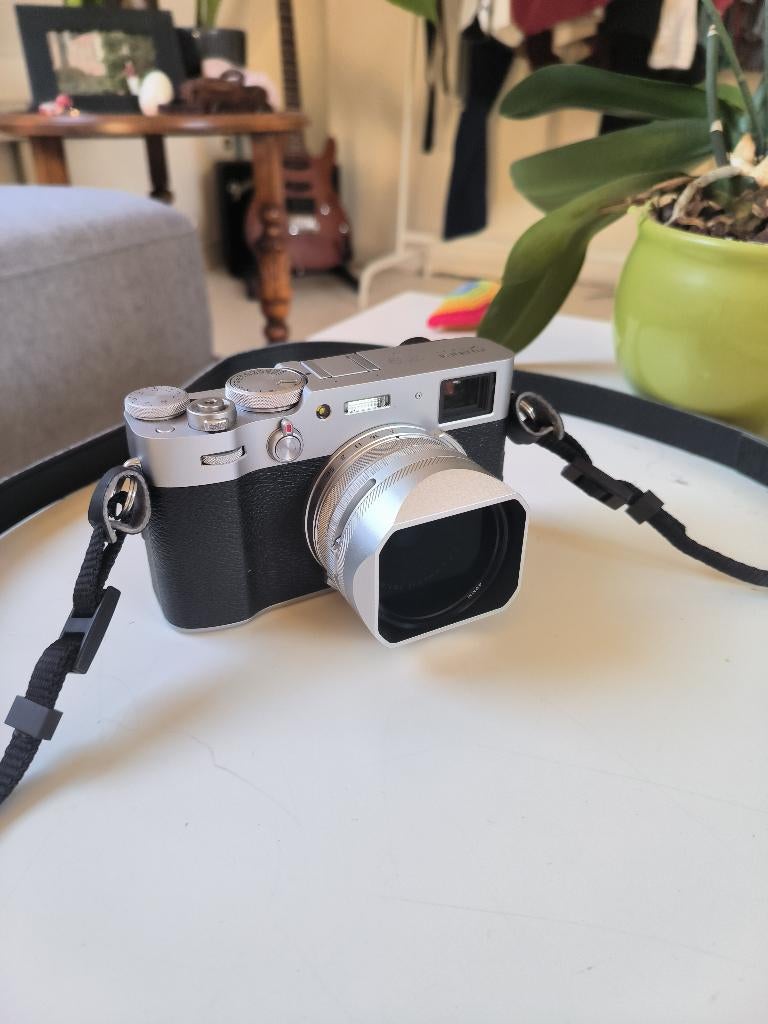 Fujifilm X100V (9500clicks)+1/4mist filter+silver lenshood, Audio, Tv en Foto, Fotocamera's Digitaal, Compact, 26 Megapixel, Ophalen of Verzenden