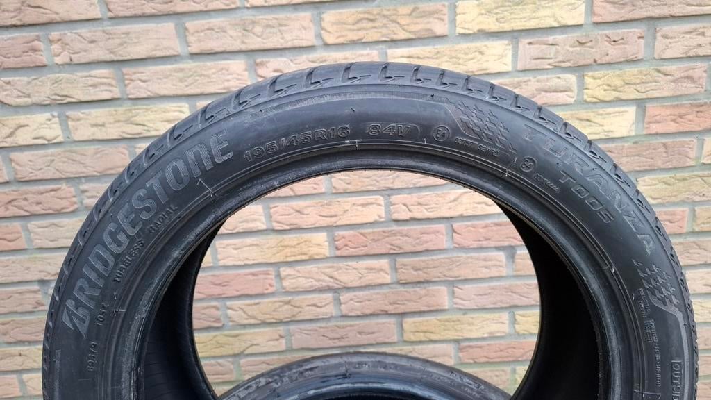 4 Pneus Bridgestone 195/45 R16