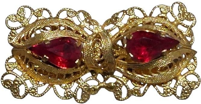 Filigraan broche met rode stenen, B, 4 tot 7 cm, Gebruikt, B