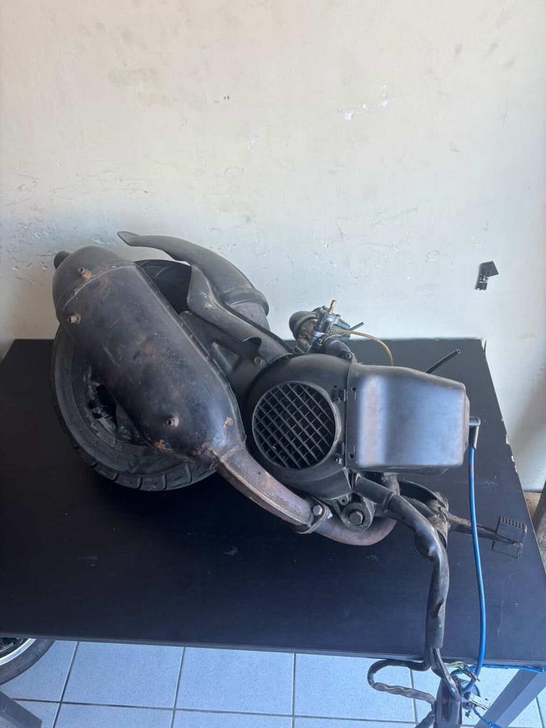 Piaggio skr blok 125, Fietsen en Brommers, Ophalen, Zo goed als nieuw, Blok, Piaggio