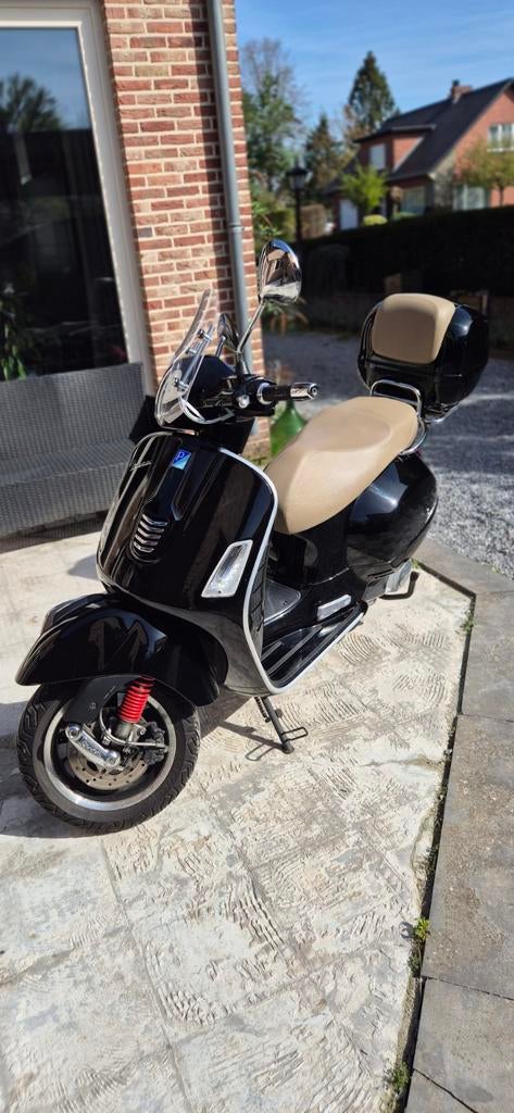 Zeer mooie vespa Gts 125 ie super, Motos, Occasion, 125 cm³, Éclairage LED, Sport