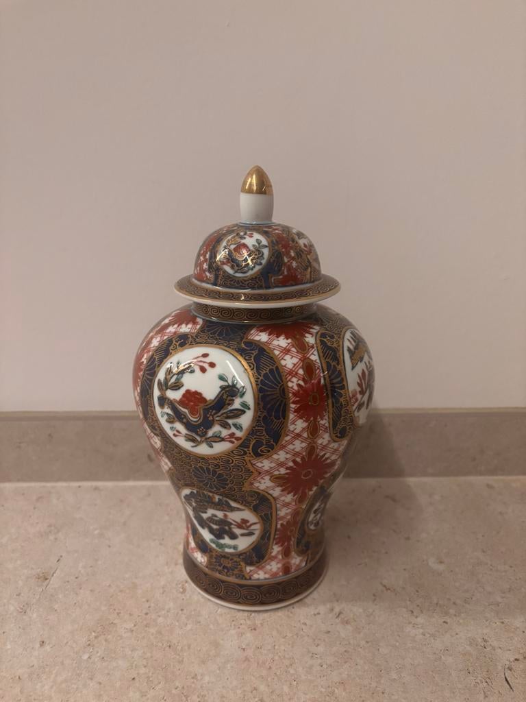 Gold Imari met deksel, Ophalen