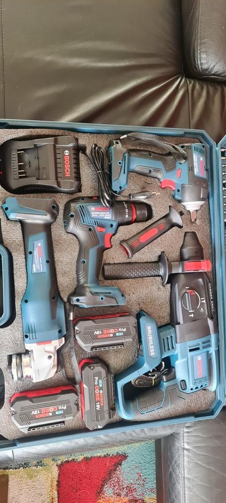 Kit combiné à batterie Bosch bleu, 3 x 5,0 Ah et accessoires, Bricolage & Construction, Enlèvement ou Envoi, Neuf, Perceuse