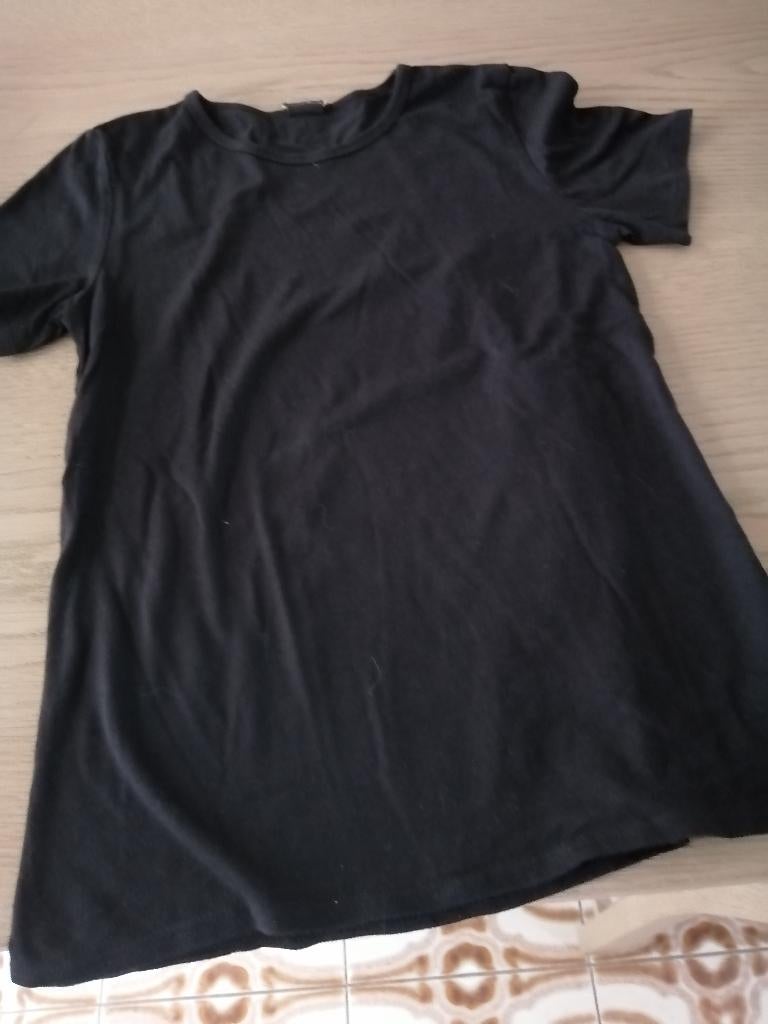 ZWARTE T SHIRT MAAT 140, Kinderen en Baby's, Kinderkleding | Maat 140, Ophalen of Verzenden, Zo goed als nieuw, Meisje, Shirt of Longsleeve