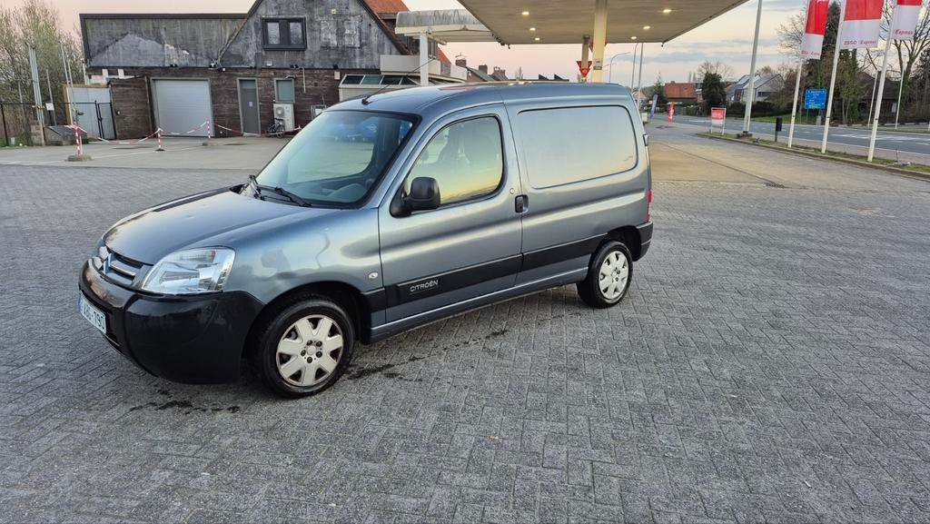 Citroën Berlingo 1.4i essence légère 2009 167 000 km, Autos, Achat, Citroën, Particulier, Essence