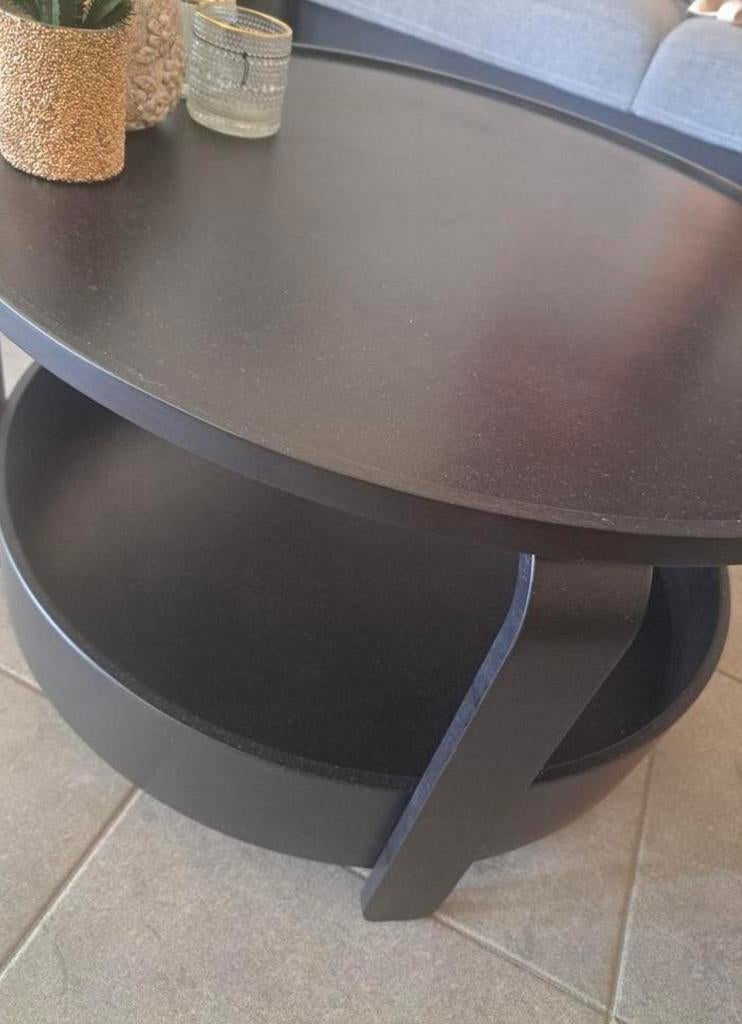 Table basse Ikea, Enlèvement