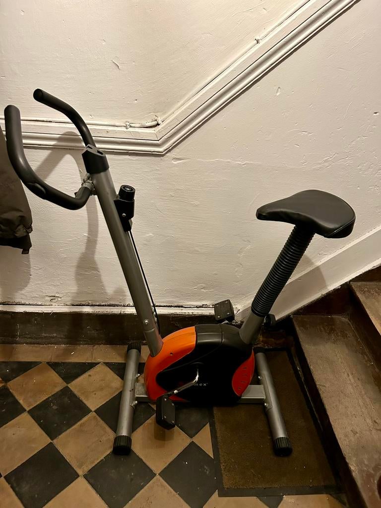 Hometrainer, Ophalen, Kunststof, Gebruikt, Benen