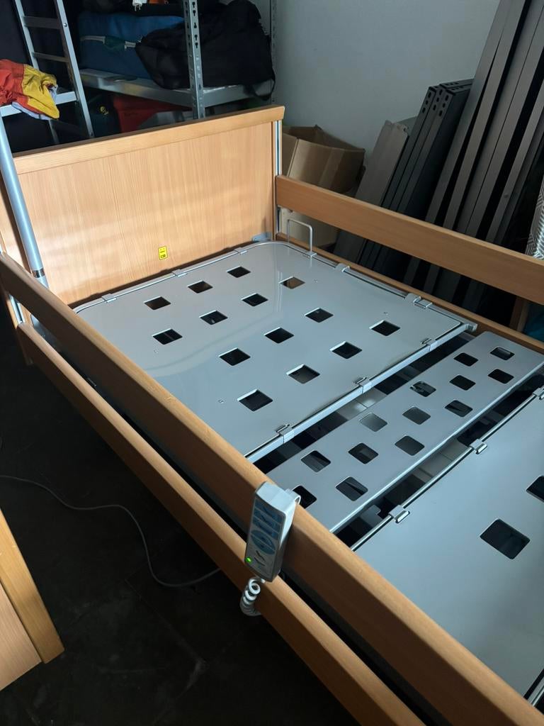 Ziekenhuisbed wissner bosserhoff, Huis en Inrichting, Slaapkamer | Bedden, Zo goed als nieuw, Eenpersoons, Verstelbaar, Ophalen