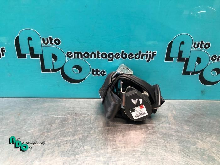 Ceinture de sécurité arrière gauche d'un Volkswagen Golf, Autos : Pièces & Accessoires, Volkswagen, -, 3 mois de garantie, Utilisé