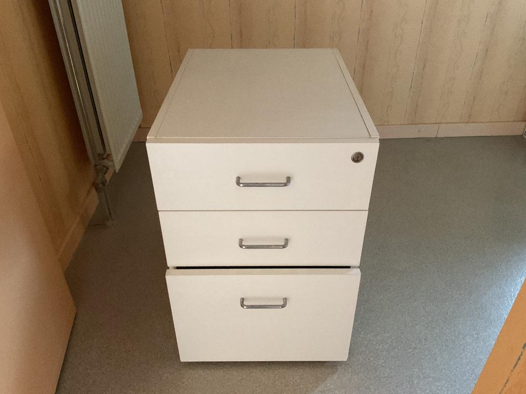 Ladekast, Ophalen, Gebruikt, 3 of 4 laden, Minder dan 100 cm